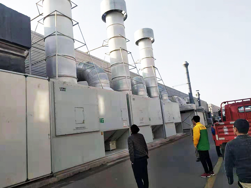 路博技术人员前往打磨除尘项目现场维护除尘环保设备