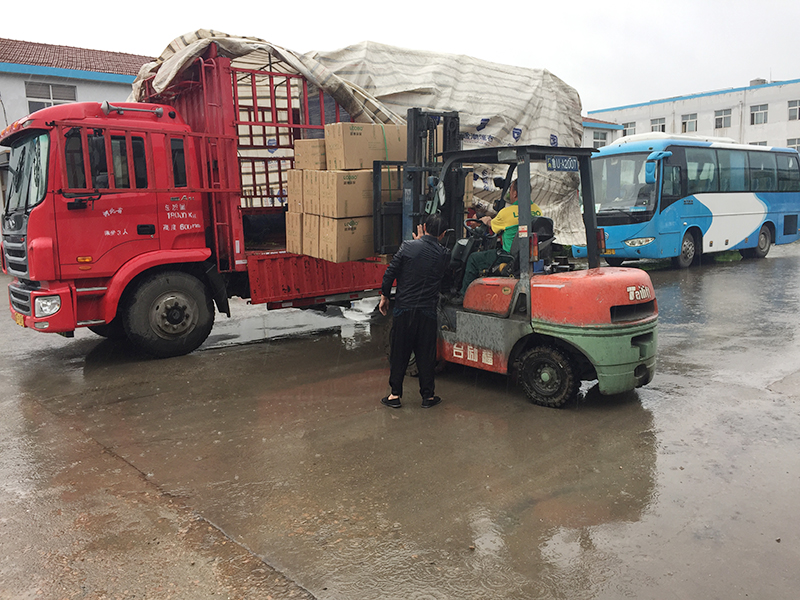 青岛除尘器生产厂家最新滤筒式除尘器设备发货