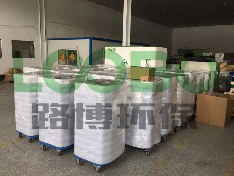 路博环保一批焊接烟尘净化器专车发往客户现场