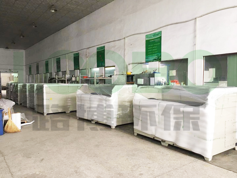 打磨抛光车间粉尘污染严重，打磨除尘台安排上，车间空气瞬间干净了