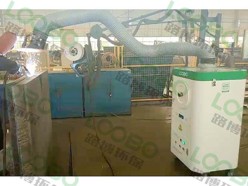 轻巧灵便，价格适中，这款移动式焊烟净化器值得一看